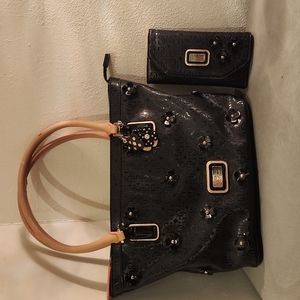 Matching guess purse and wallet.